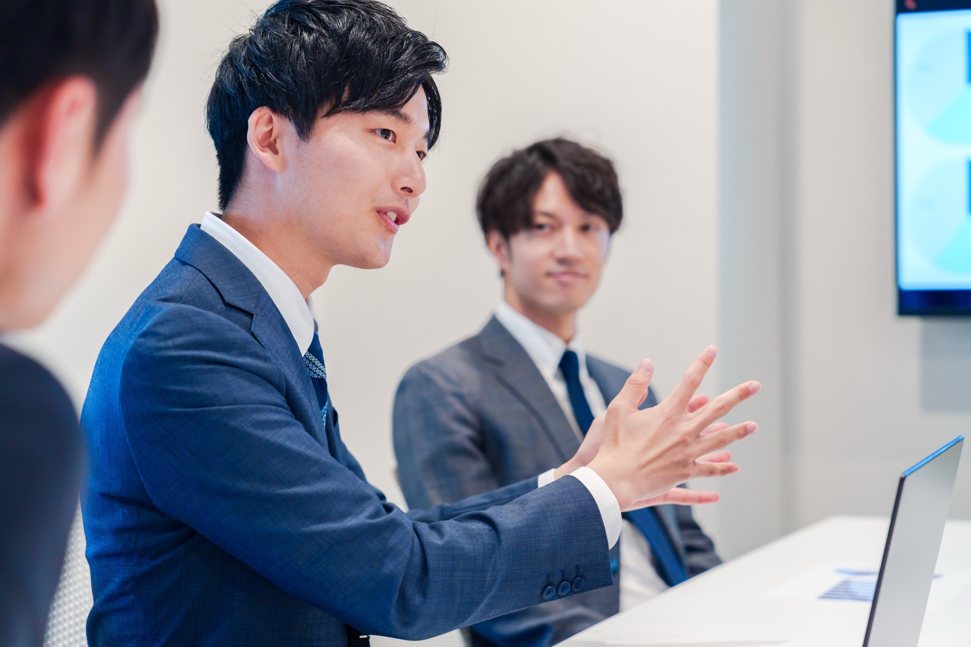 クライアントとの打ち合わせ風景